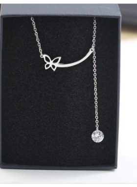 流苏闪钻蝴蝶项链女款2026新款毛衣链锁骨链轻奢小众高级礼服配饰