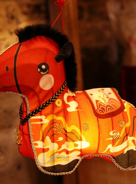 立体马驹灯笼 2026马年小马中国风手提发光山河无恙宫灯花灯成品