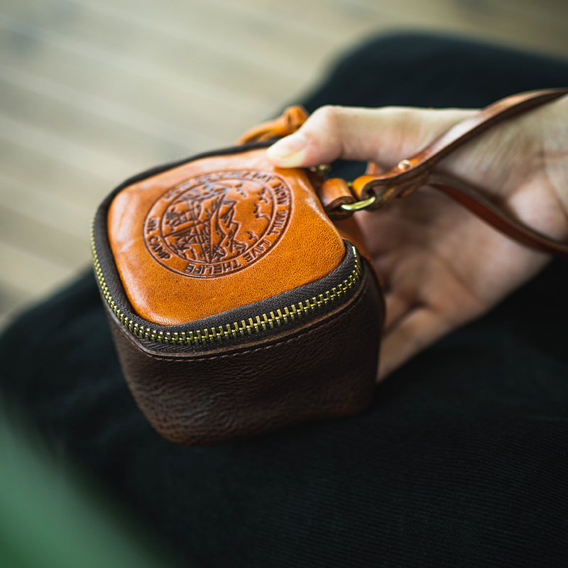 方形手挽收纳包进口皮料复古牛皮