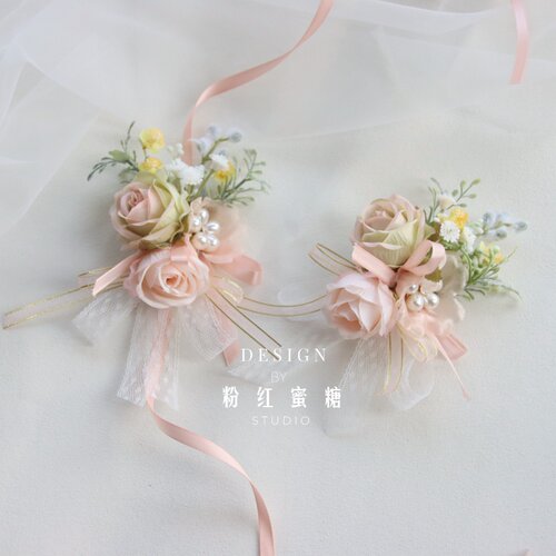 原创  唯美森系粉绿花朵浆果新郎娘伴娘姐妹团婚礼胸花活动手腕花