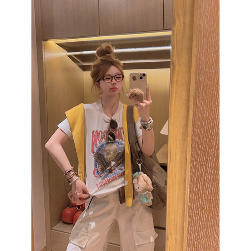 Yukiss【私服tee！美式做旧印花字母短袖正肩T恤女】