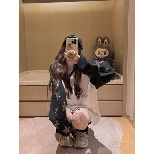 Yukiss 慵懒风长袖撞色T恤上衣女秋设计感星星烫钻宽松休闲打底衫
