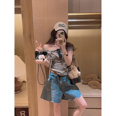 Yukiss【NNN种穿法！条纹斜肩绑带一字领露肩T恤上衣】