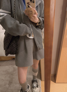 Yukiss【wan能搭！羊毛呢/显比例宽松呢料短裤西裤】