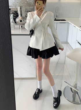 W花花家V领收腰开叉西装短外套女春高腰蓬蓬半身裙短裙套装Alice