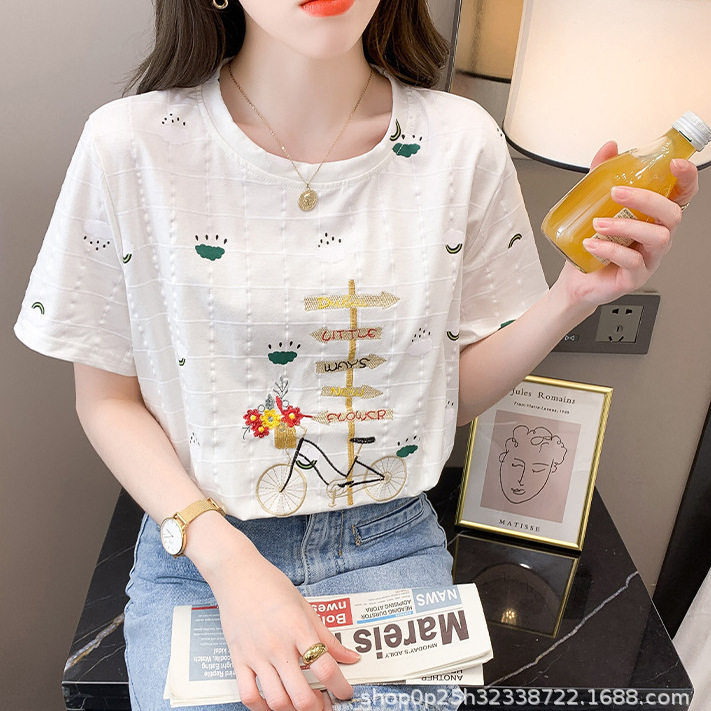 白色短袖t恤女士夏装新款百搭宽松大码胖mm刺绣设计时尚体恤上衣