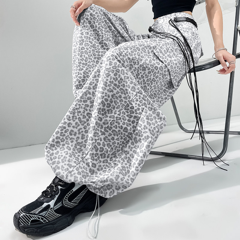 尚构2026夏季新款印花薄款阔腿宽松两穿豹纹工装裤休闲裤女配腰带