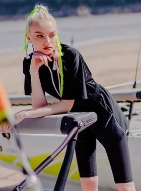 李小饭拉链式立领时尚遮肉显瘦收腰休闲黑色泳衣女分体度假三件套