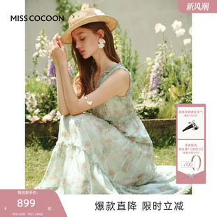 哈妮克孜同款MISSCOCOON可可尼无袖绿色连衣裙女款2026年碎花长裙