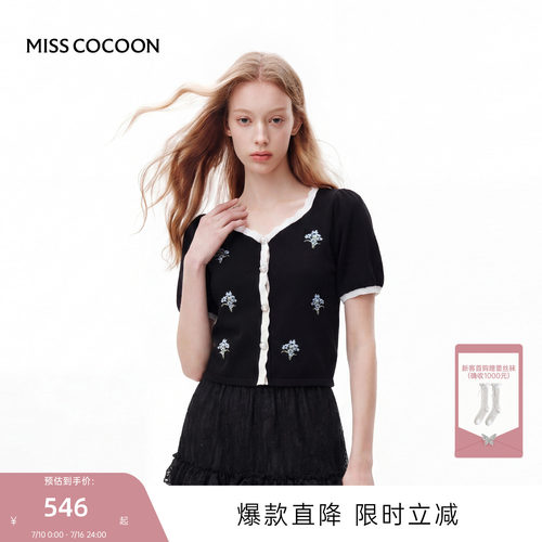 MISSCOCOON可可尼黑色碎花针织衫