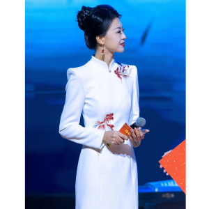 白色主持人晚礼服裙女2026新款高端大气春晚晚会公司年会鱼尾显瘦