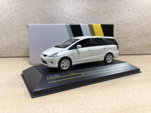 三菱mitisubish格蓝迪商务车MPV轿车模型合金礼物礼品ixo1:43