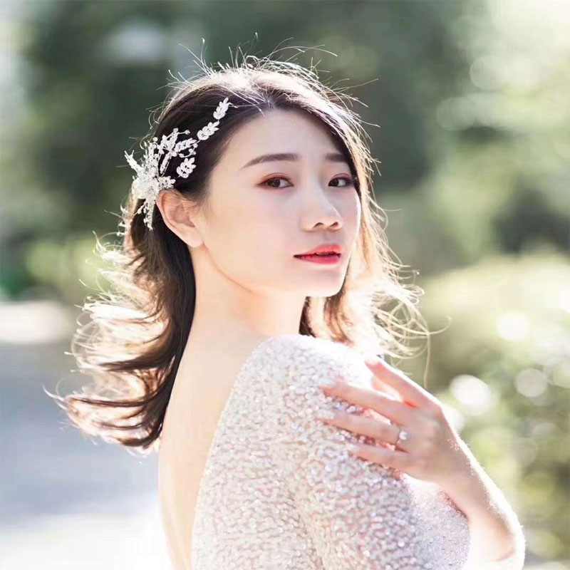结婚礼服简单大气风边夹新娘头饰