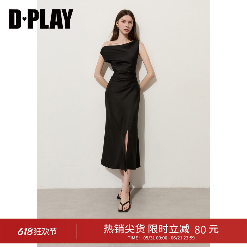 DPLAY黑色缎面连衣裙捏褶开衩长裙裙2026年夏季一字肩连衣裙