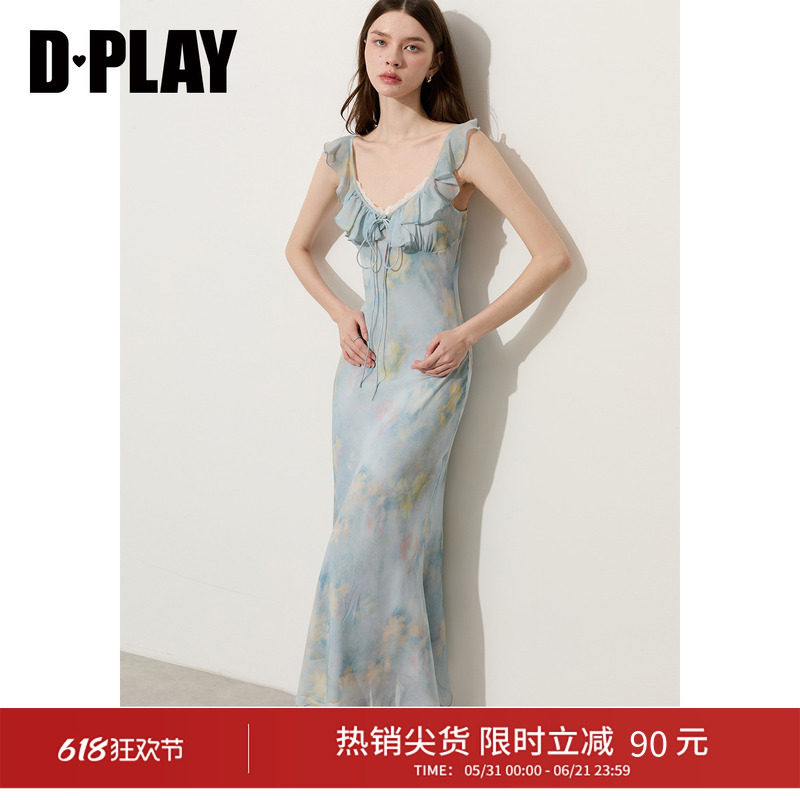 DPLAY荷叶边吊带连衣裙V领鱼尾裙2026年夏季蓝色印花连衣裙度假风