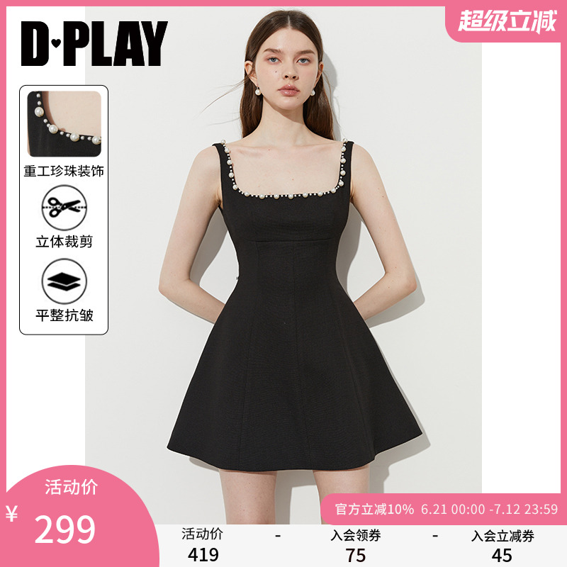 DPLAY2025年夏季新款黑色吊带连衣裙女短款气质珍珠礼服裙子短裙