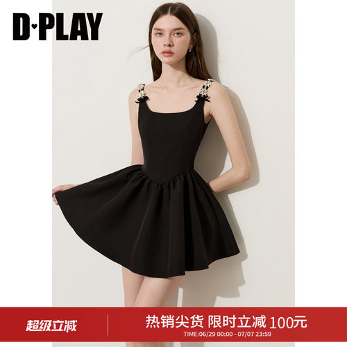 DPLAY黑色方U领闪钻链条蝴蝶结V腰千金衣橱连衣裙2026夏季新品
