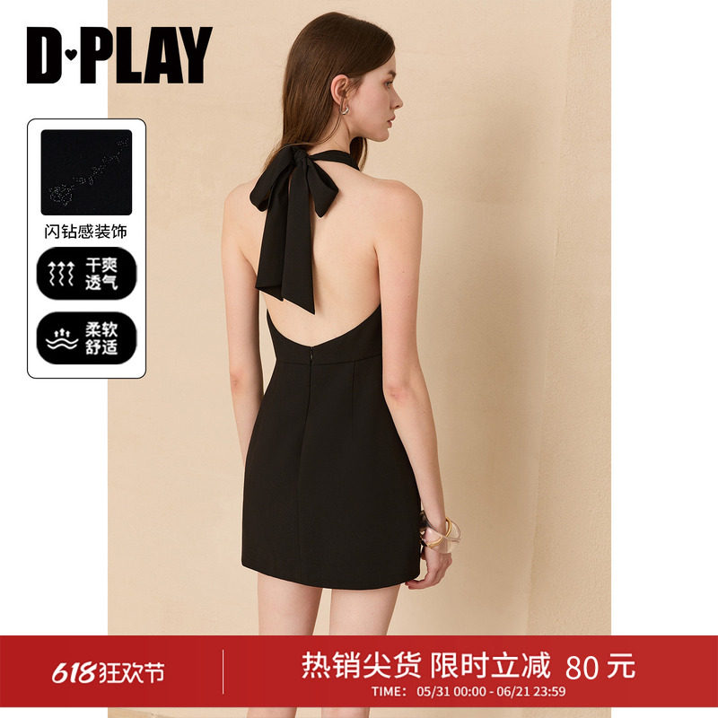 DPLAY2026年夏季新款黑色连衣裙女挂脖荡领露背时尚洋气短裙裙子
