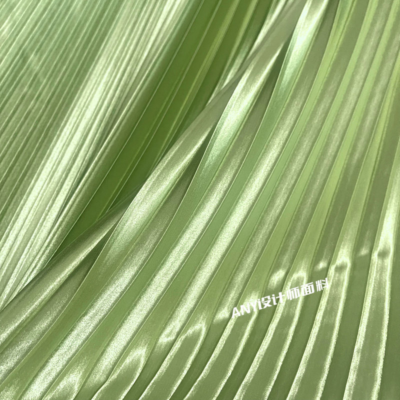 抹茶绿色亮面柔软百褶布料 风琴褶皱衣服COS工作服制服设计师面料