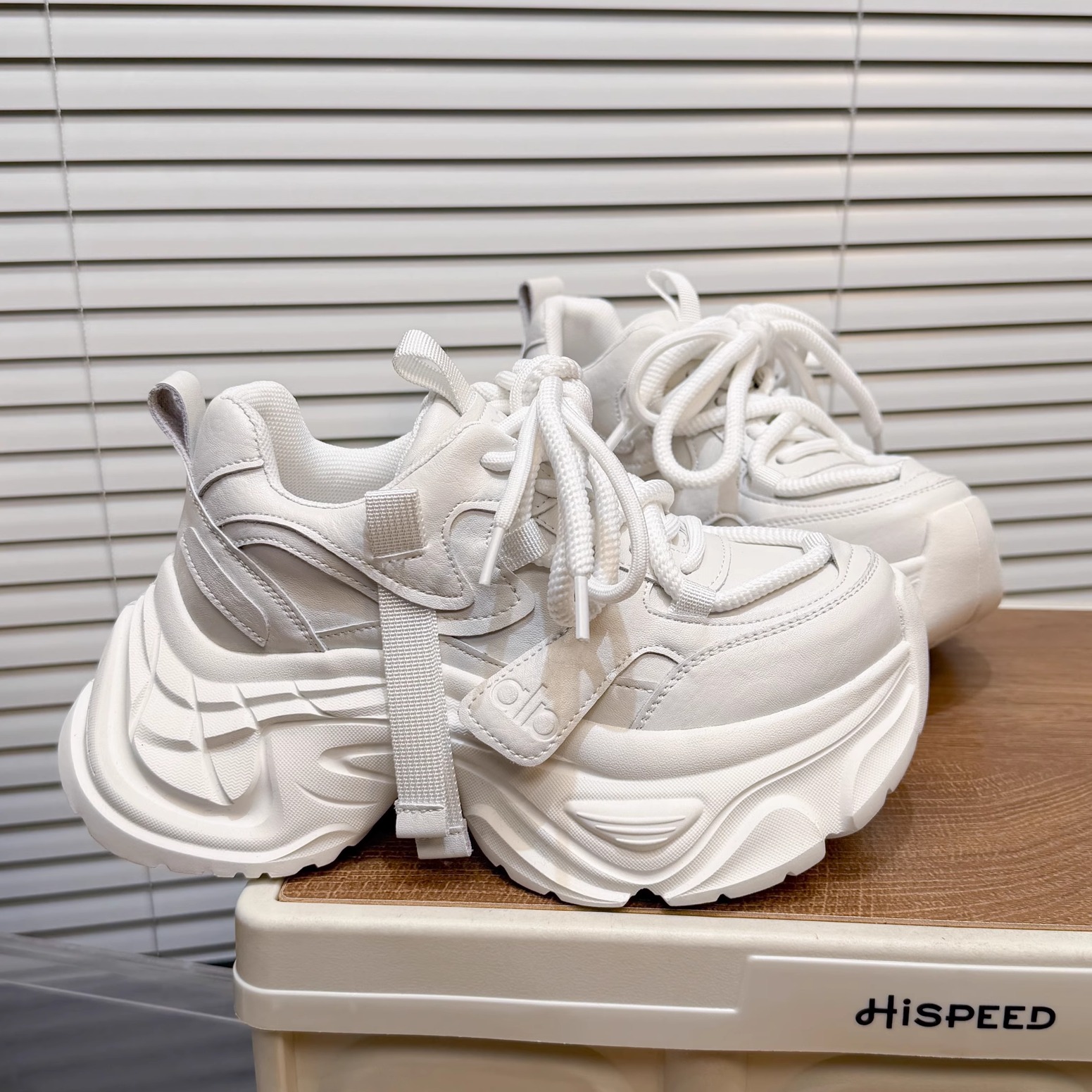 日本OFFCAT7cm真皮松糕厚底老爹鞋女2026款时尚休闲运动鞋单鞋潮