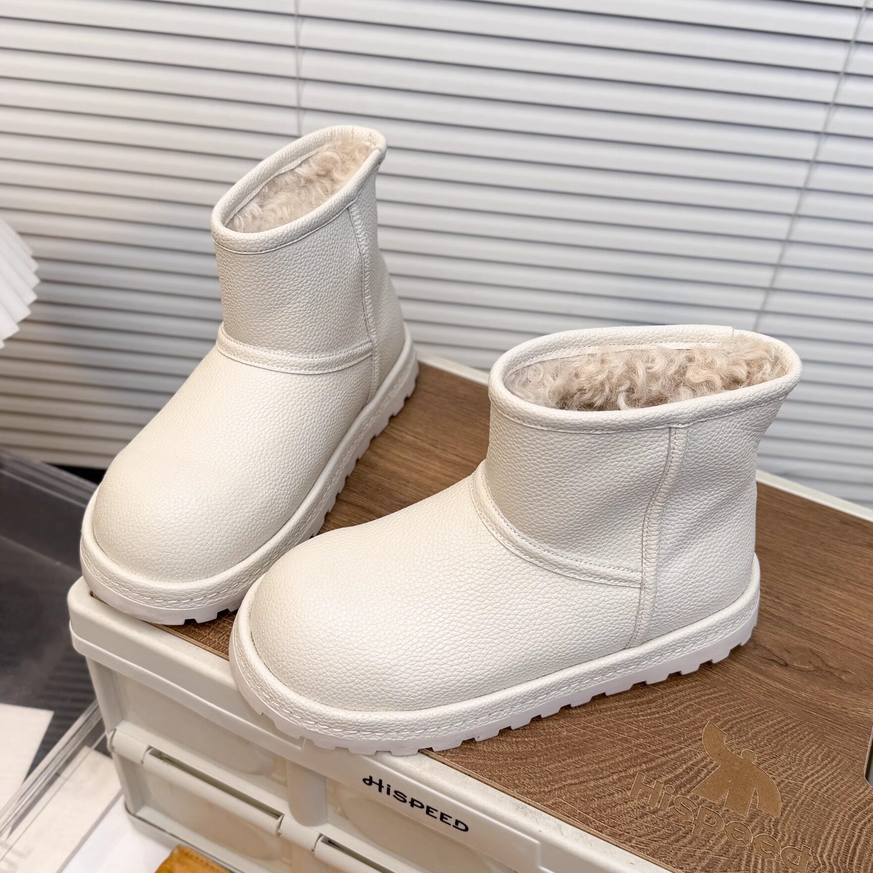 日本OFFCAT真皮白色防水防滑雪地靴女2025冬季新款东北加厚大棉鞋
