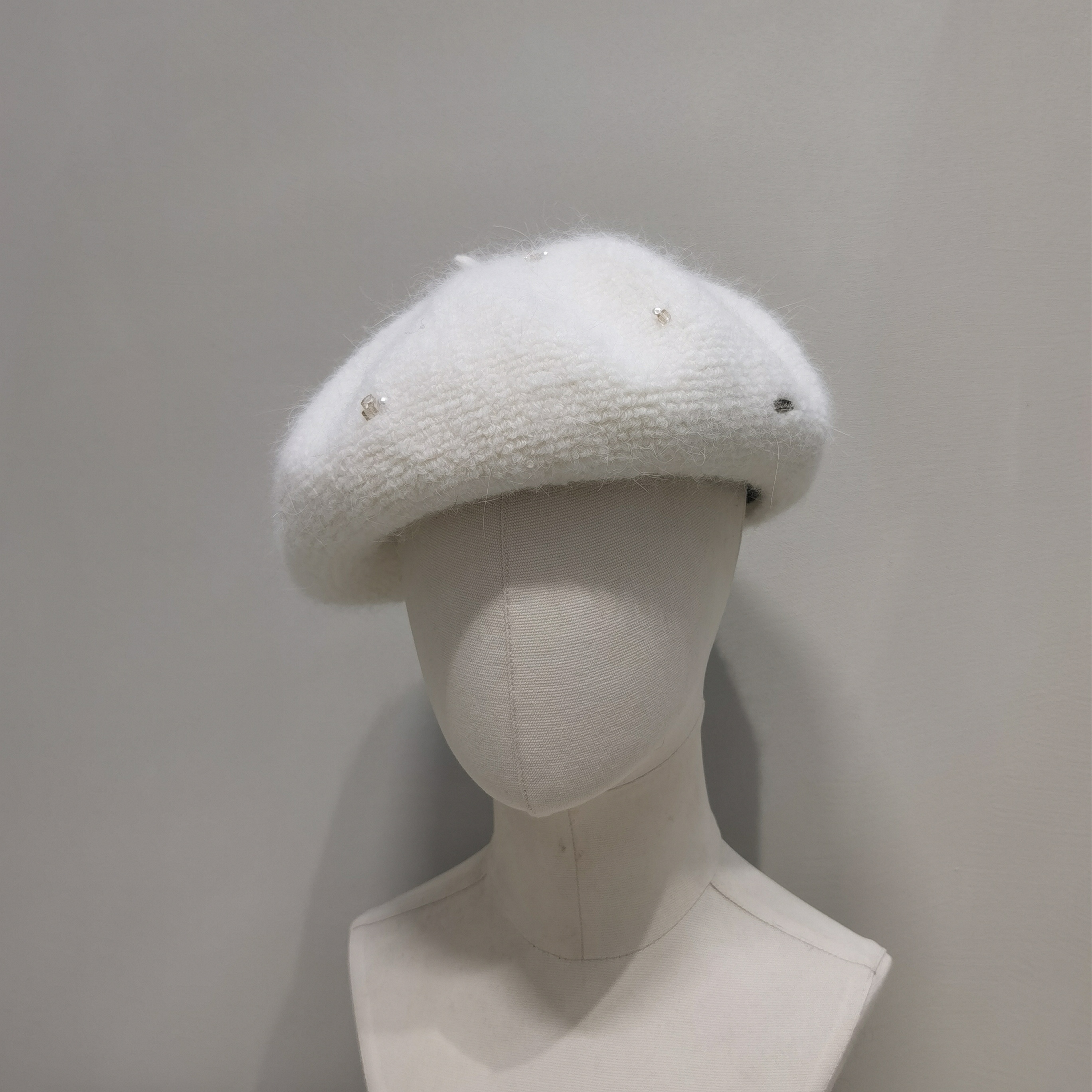 定制款羊毛贝雷帽女手缝珍珠水钻画家帽显脸小蓓蕾帽秋冬新款帽子