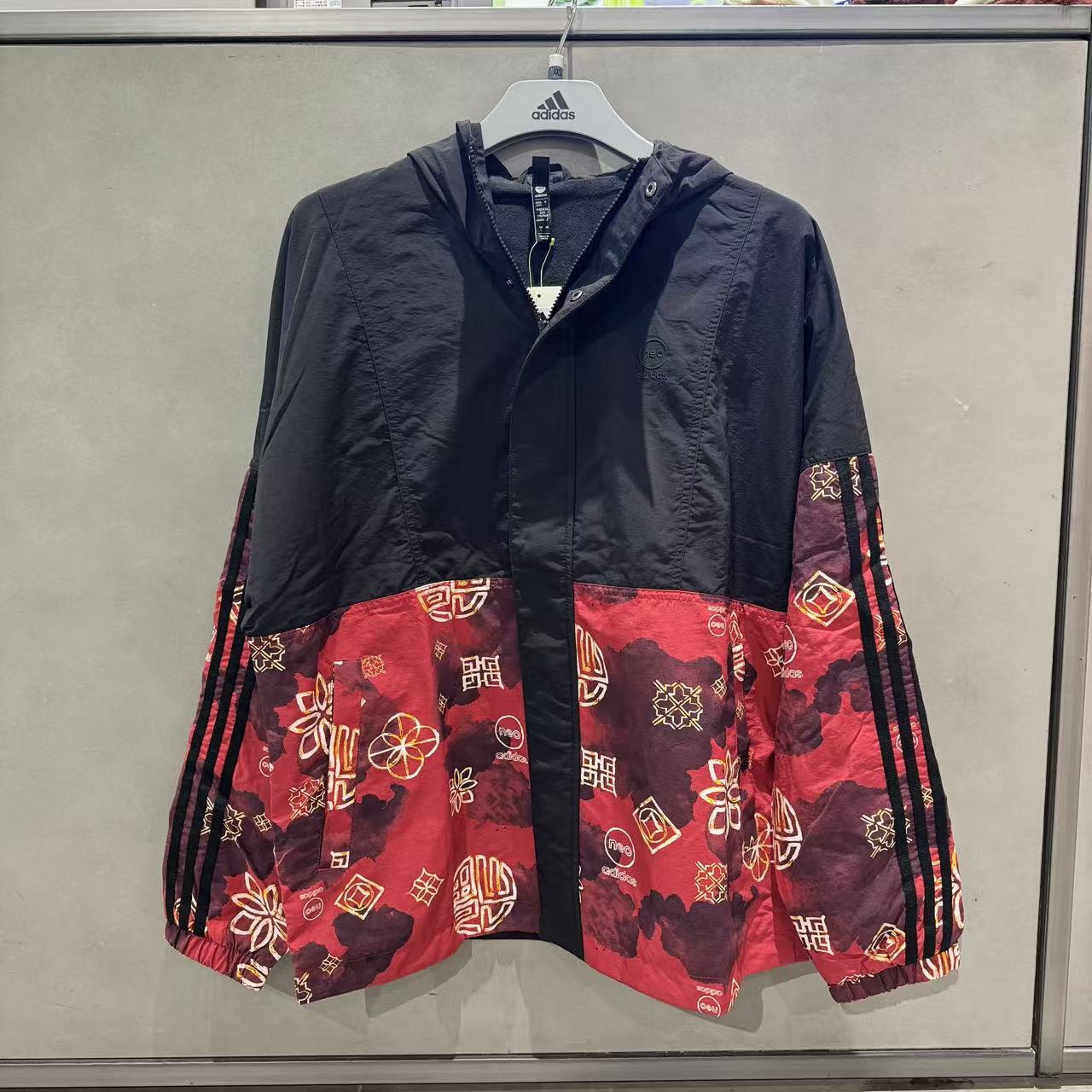 三哥推荐Adidasneo外套男新年款虎年运动连帽加绒印花夹克 HM9887