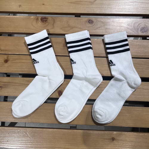 三哥推荐Adidas阿迪达斯男女生款三双装舒适运动中长筒袜子HT3458