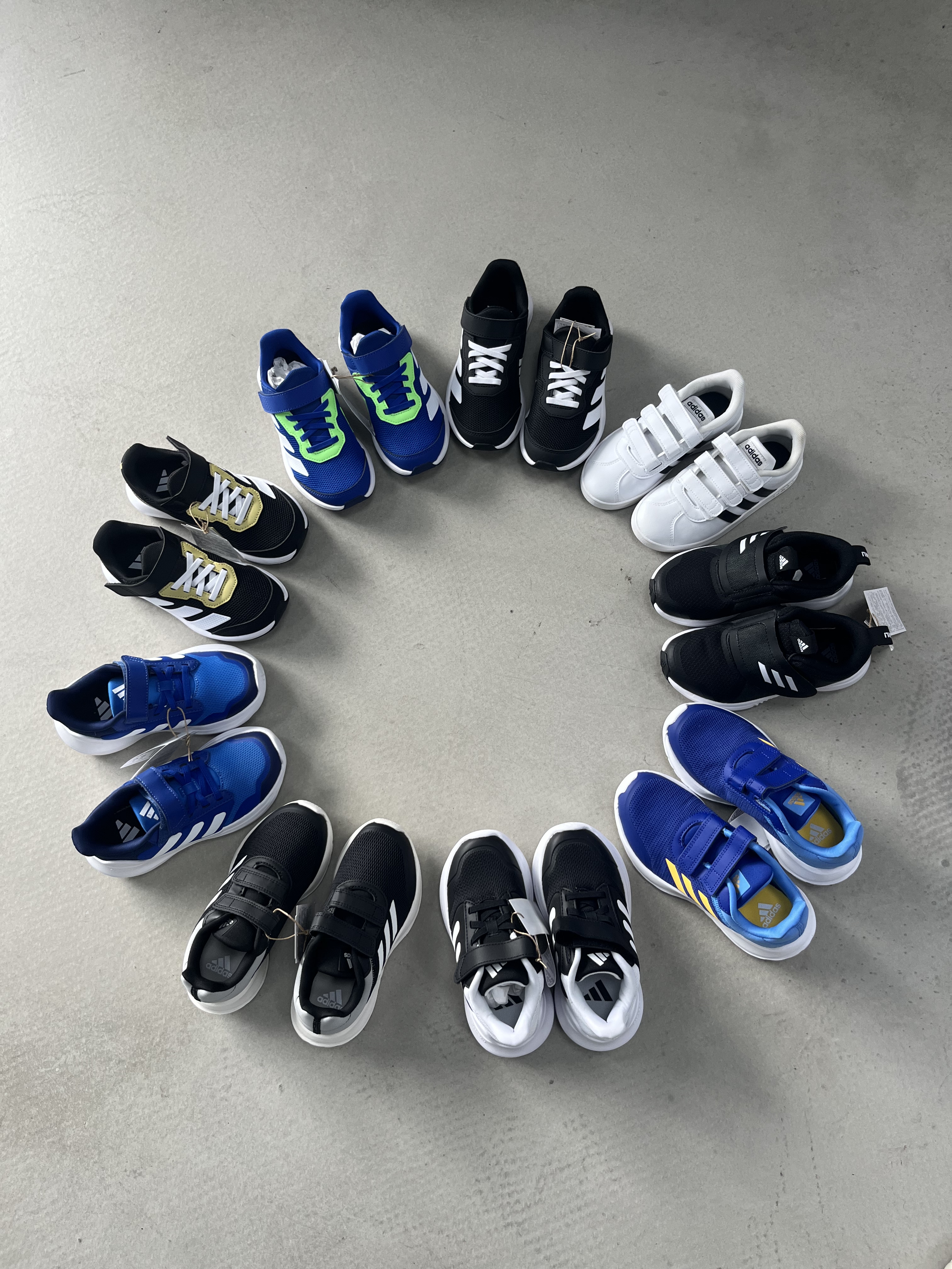 三哥推荐 Adidas 童鞋 儿童IE5983 DB1837 GZ3434 IE5989 G27144