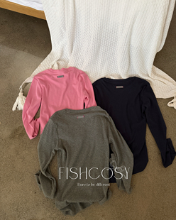 独家定制纯色小标打底长袖 T恤