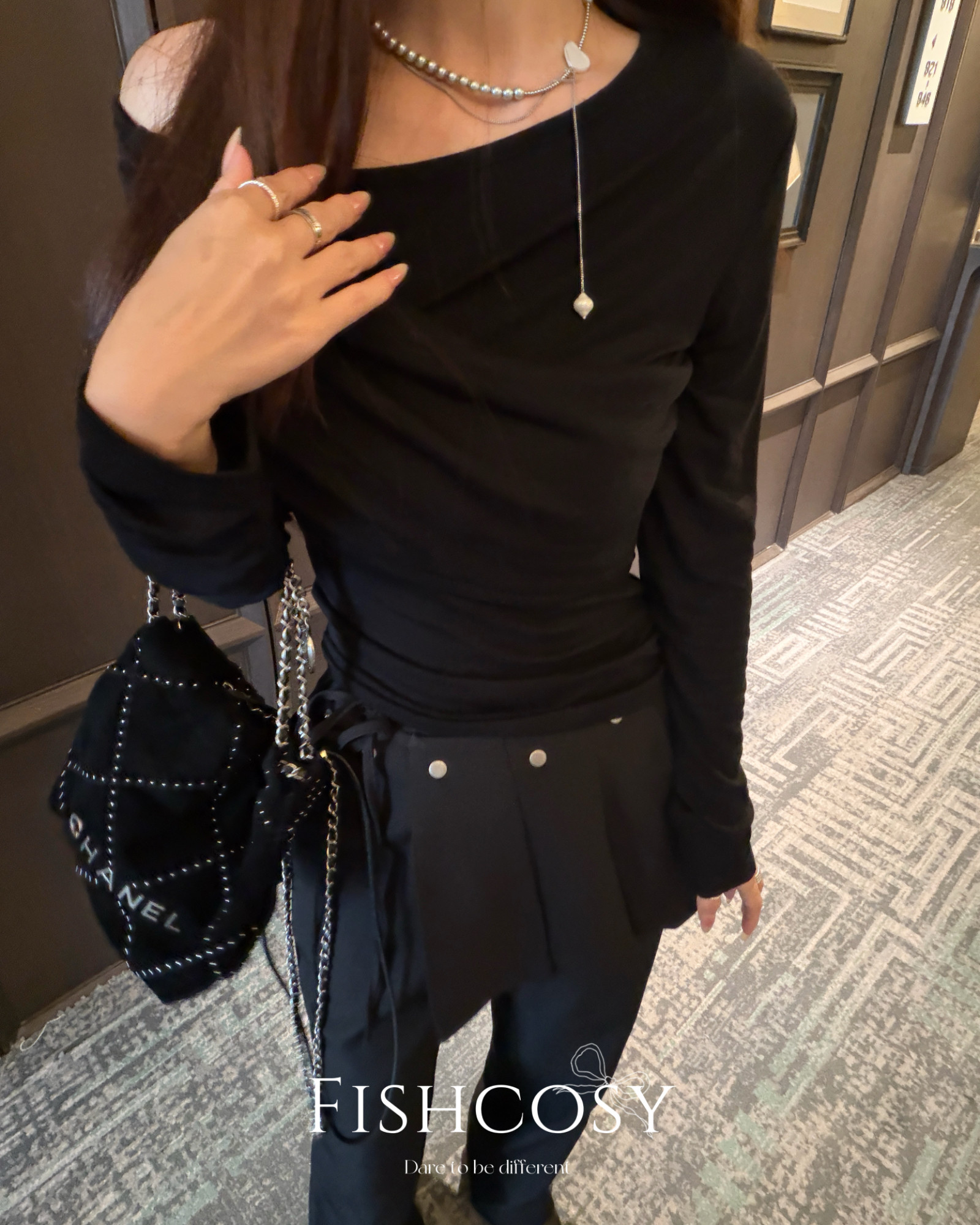 斜领露肩褶皱长袖T恤女修身显瘦打底衫设计感上衣,女装/女士精品,T恤,淘宝优惠券,粉丝福利购,淘宝优惠卷