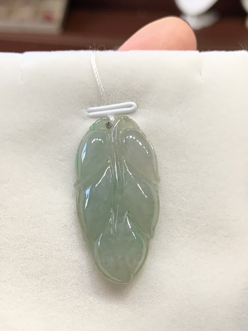 天然A货翡翠玉吊坠 冰种淡绿树叶子玉坠 金枝玉叶项坠 女款挂坠