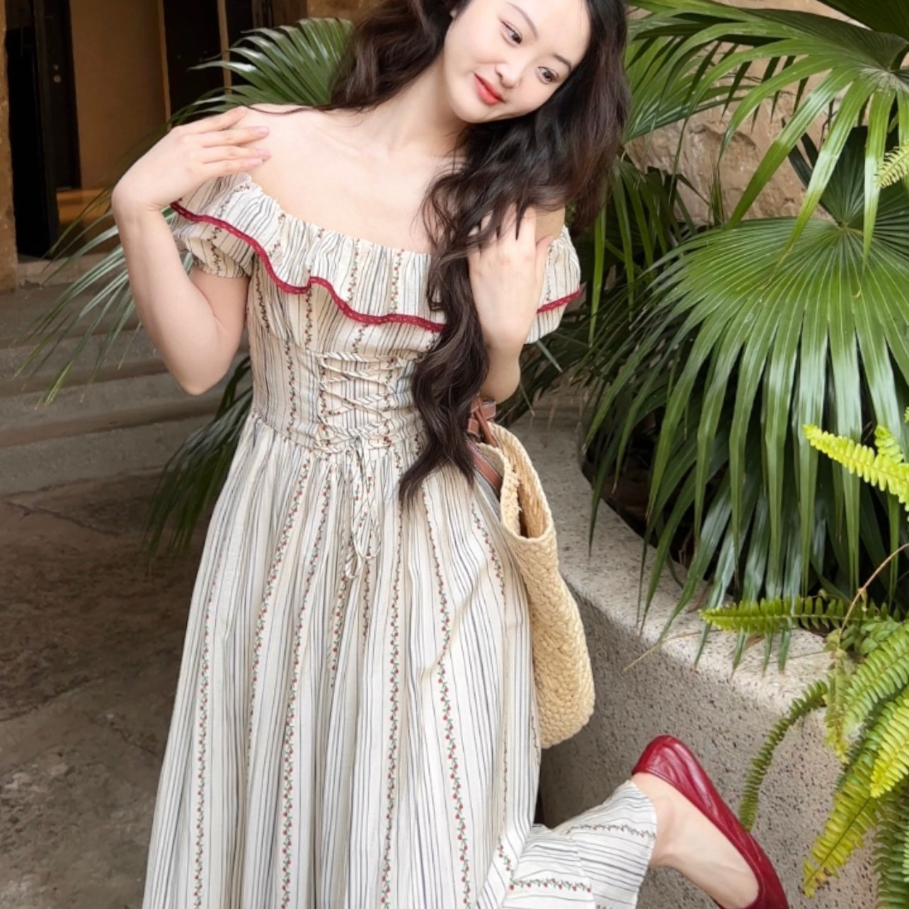 乔与乔伊 波尔多浆果 条纹法式复古收腰显瘦度假连衣裙