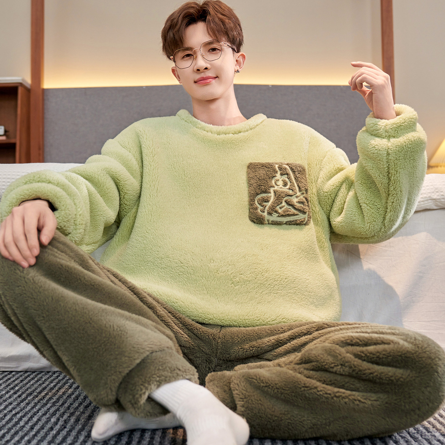 加厚法兰绒睡衣男孩青少年加绒卡通初中生珊瑚绒秋冬季套装家居服