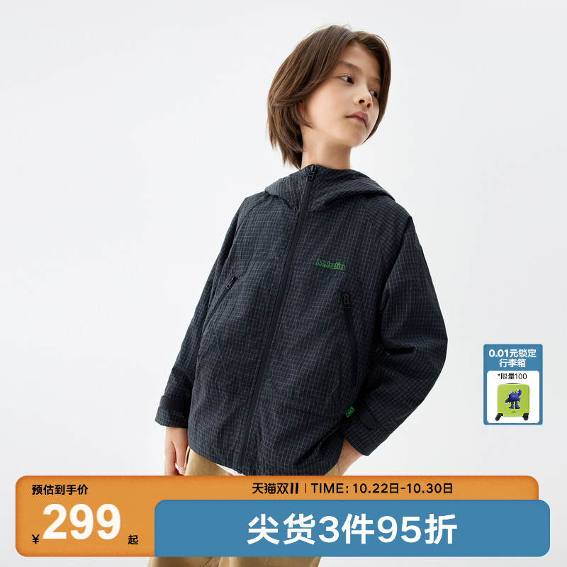 暗格冲锋衣，兼顾实用与潮流