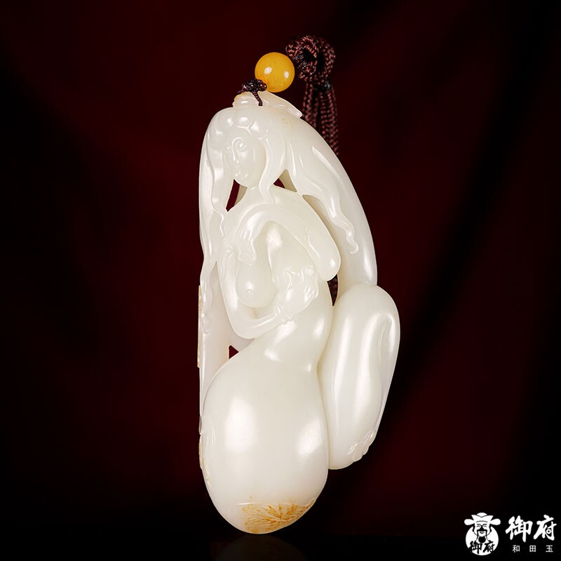 新疆和田玉黄皮籽玉把件挂件吊坠 美人如玉 114克