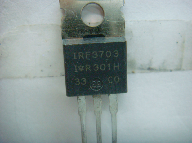 拆机大电流场管 IRF3703 210A 30V 大芯片 TO-220封装 可直拍询价