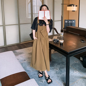 现货咖色背带裙宽松设计女学院风190-P105K158,蛋挞裙如何搭配图片