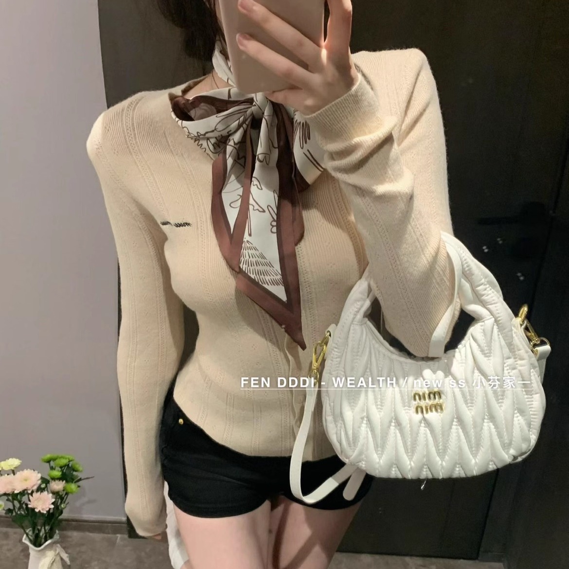 现货~小芬家FEN家秋冬富家千金老钱风V领垫肩针织开衫丝巾两件套