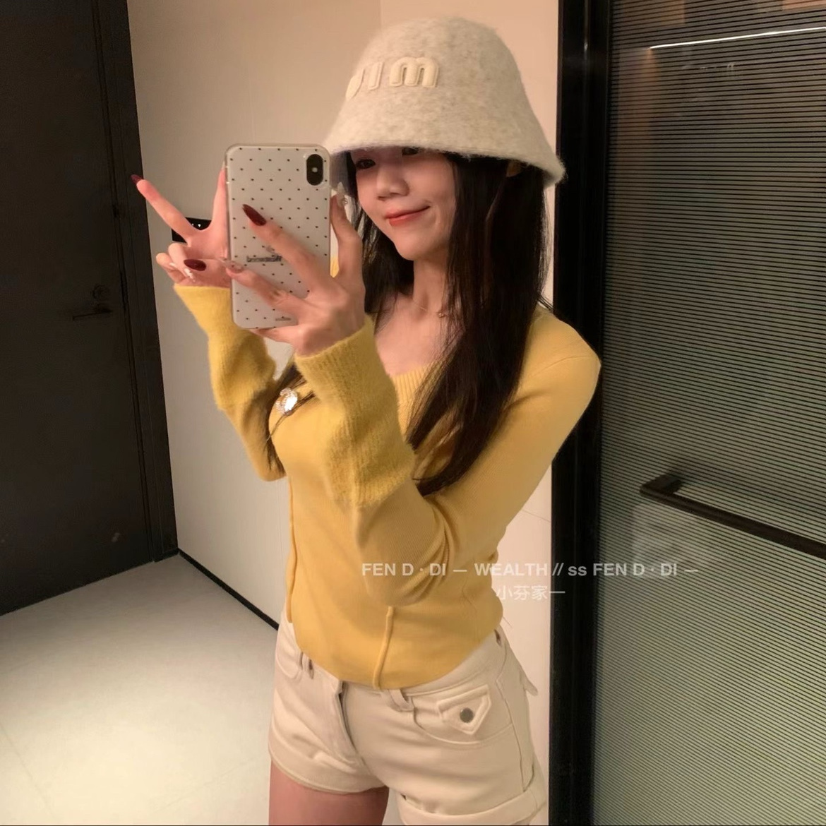 现货~小芬家FEN家秋冬富家千金V领收腰正肩针织衫显瘦打底衫气质