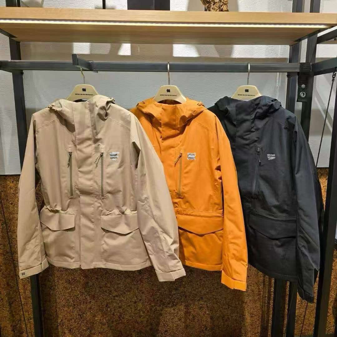 冲锋衣女款防风防水户外登山服