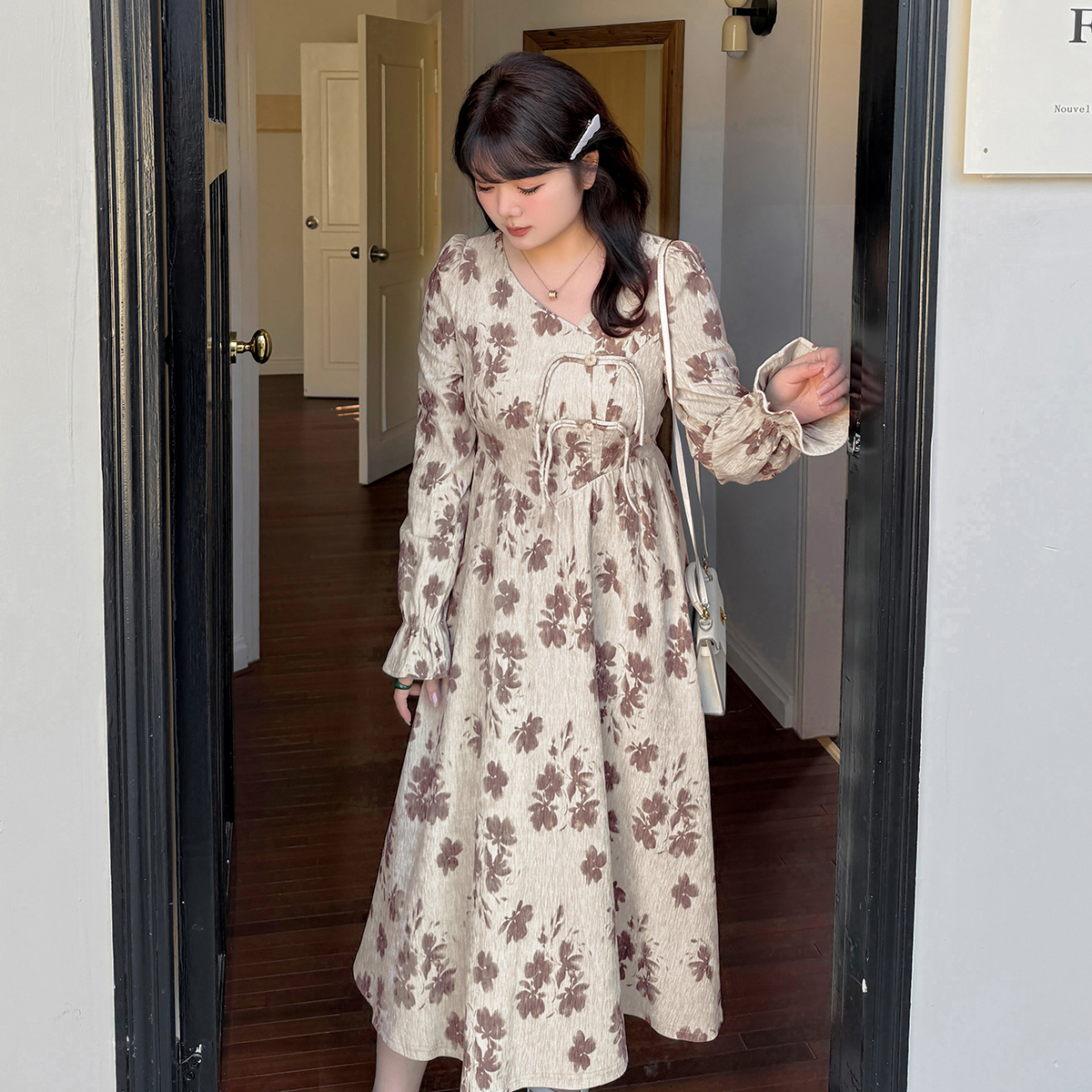 胖mm新中式显瘦收腰秋冬连衣裙