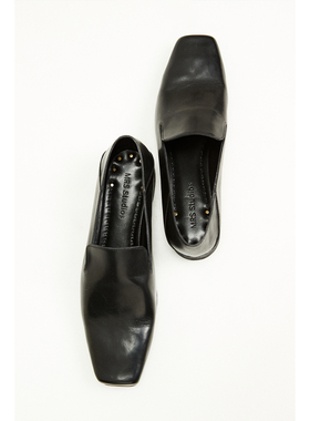 MRS Studios 意大利进口R0W风極简复古手工水洗马皮 方头乐福单鞋