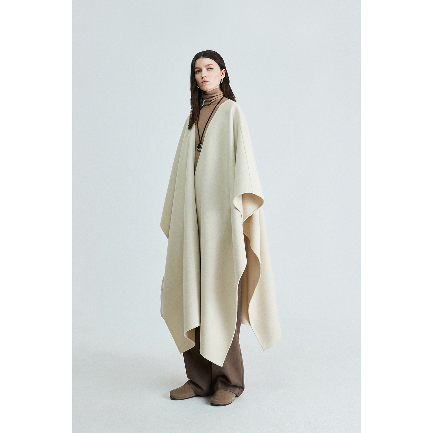 大廓形羊毛斗篷大披肩