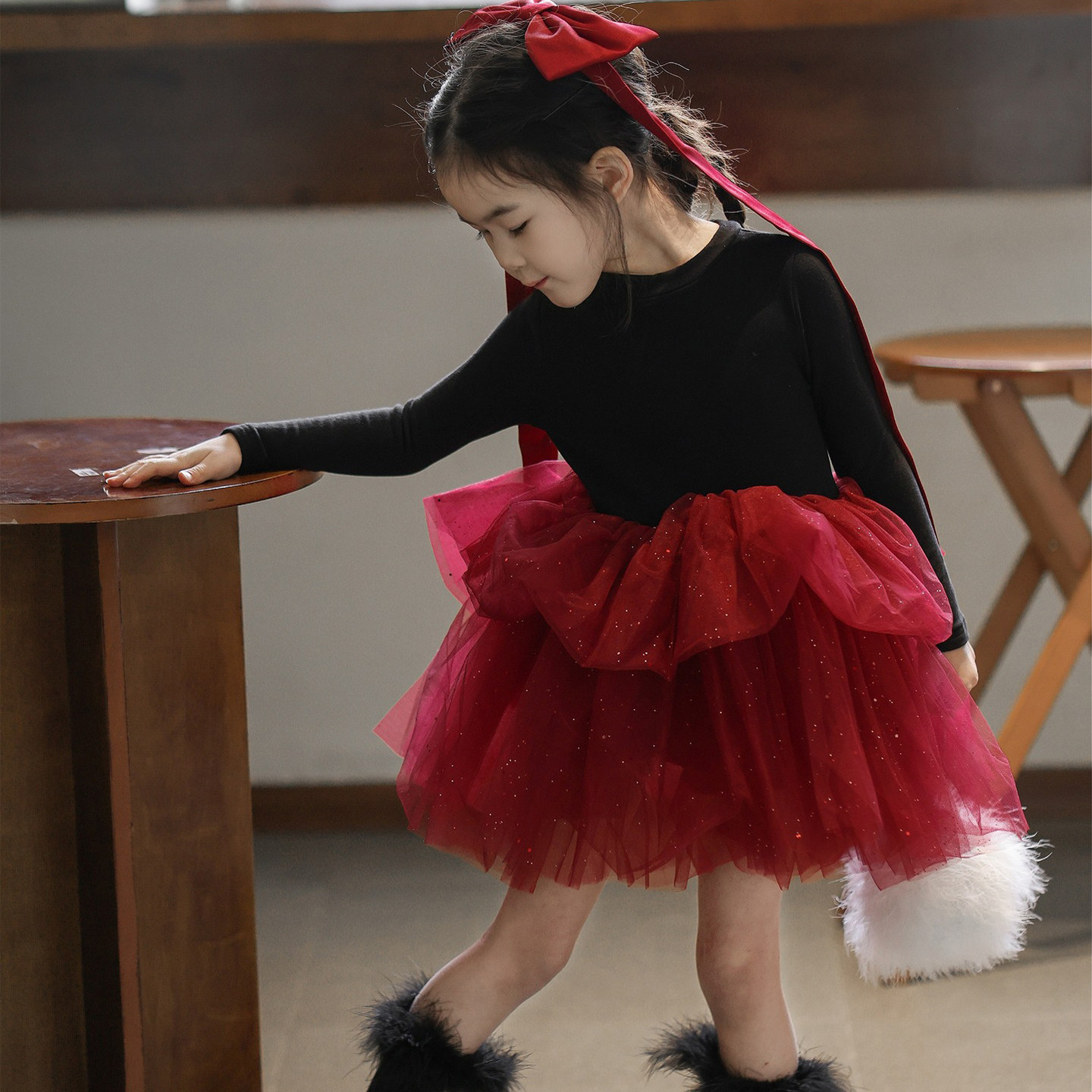 女童洋气花苞蓬蓬公主裙2025秋女孩红色亮片闪闪纱裙连衣裙小黑裙