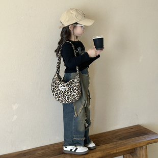 秋季女童时髦短款字母上衣复古做旧毛边星星牛仔裤秋款洋气打底衫
