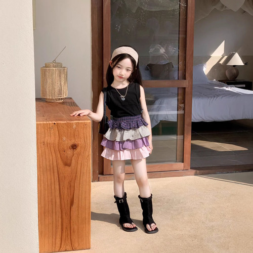 女童夏套装2026新款洋气时髦无袖翻领黑色背心格子拼接蛋糕裙短裙