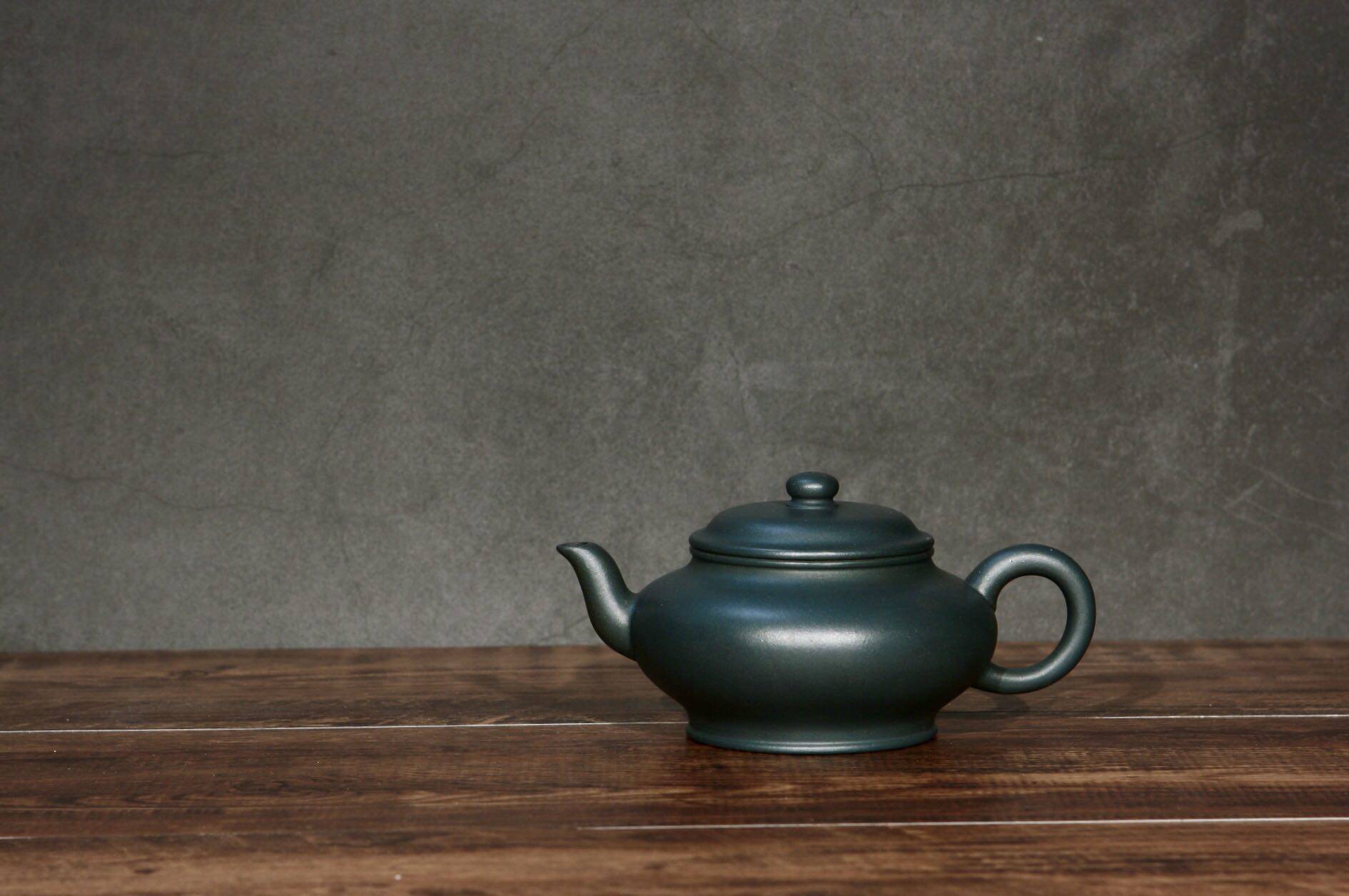拙雅堂 福记传人 周立成 老紫砂厂墨绿泥 虚扁 全手工紫砂壶 220c