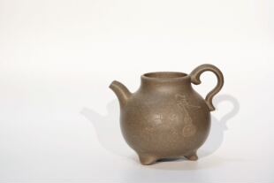 拙雅堂 原矿豆青段 三足鼎 手工刻绘 紫砂公道杯 茶海 2号 300cc