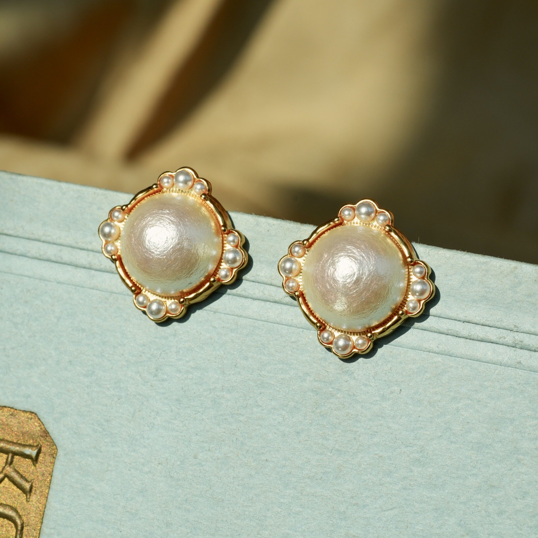 《玛蒂尔达》中古风棉花珍珠复古金圆耳饰 宫廷风气质油画感耳夹